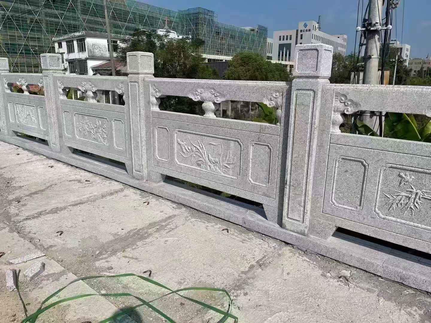 克拉玛依 芝麻白栏杆