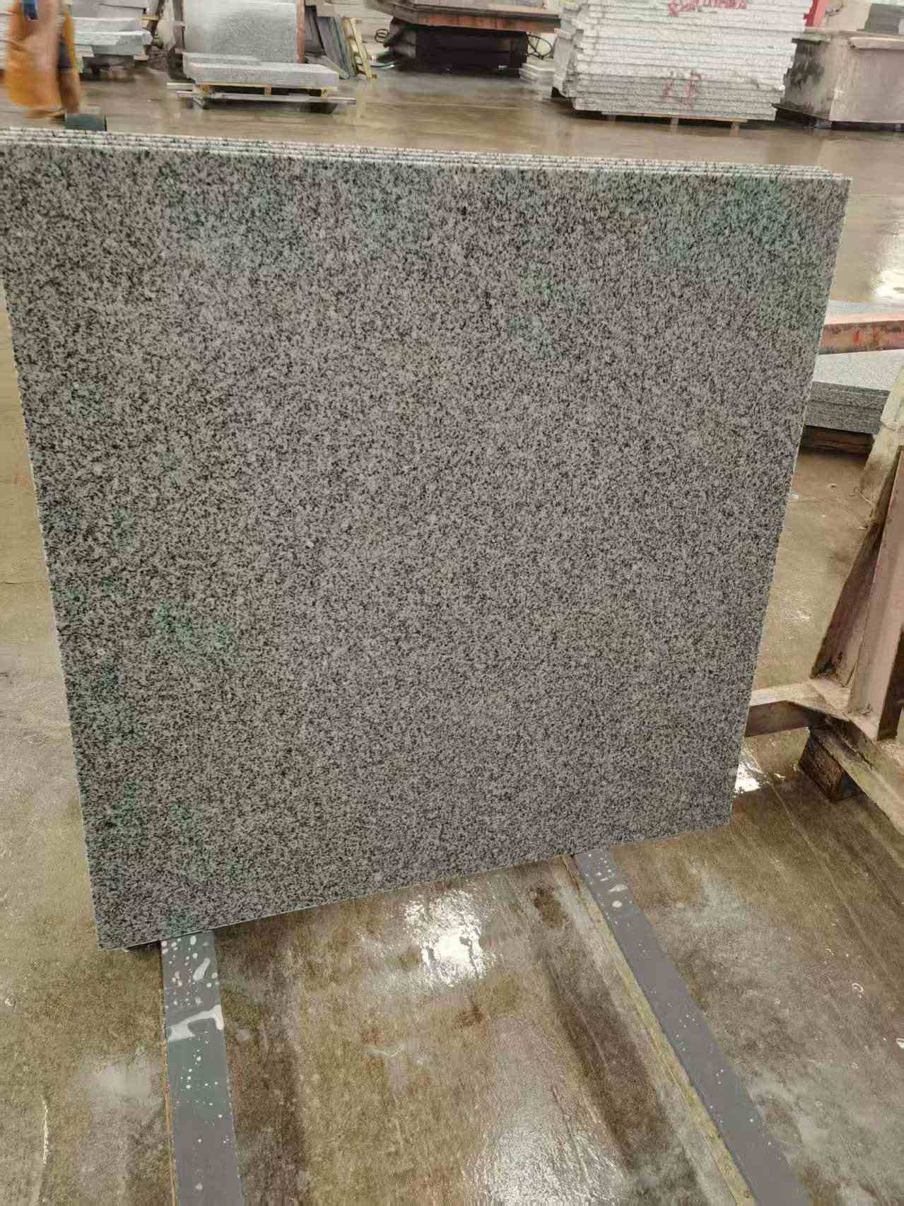 克拉玛依 芝麻白光面900*900，高地铁标准