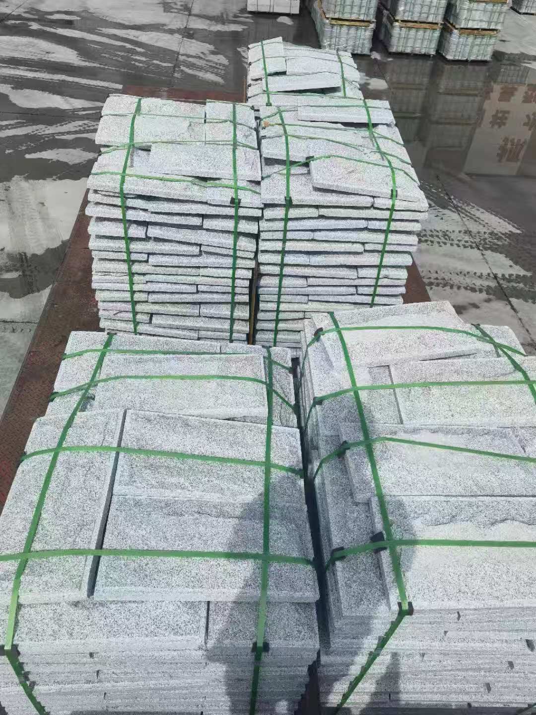 克拉玛依 芝麻白蘑菇石装车出货