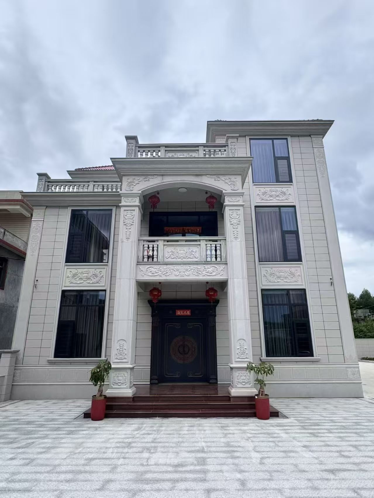 克拉玛依 芝麻白石材别墅干挂案例展示