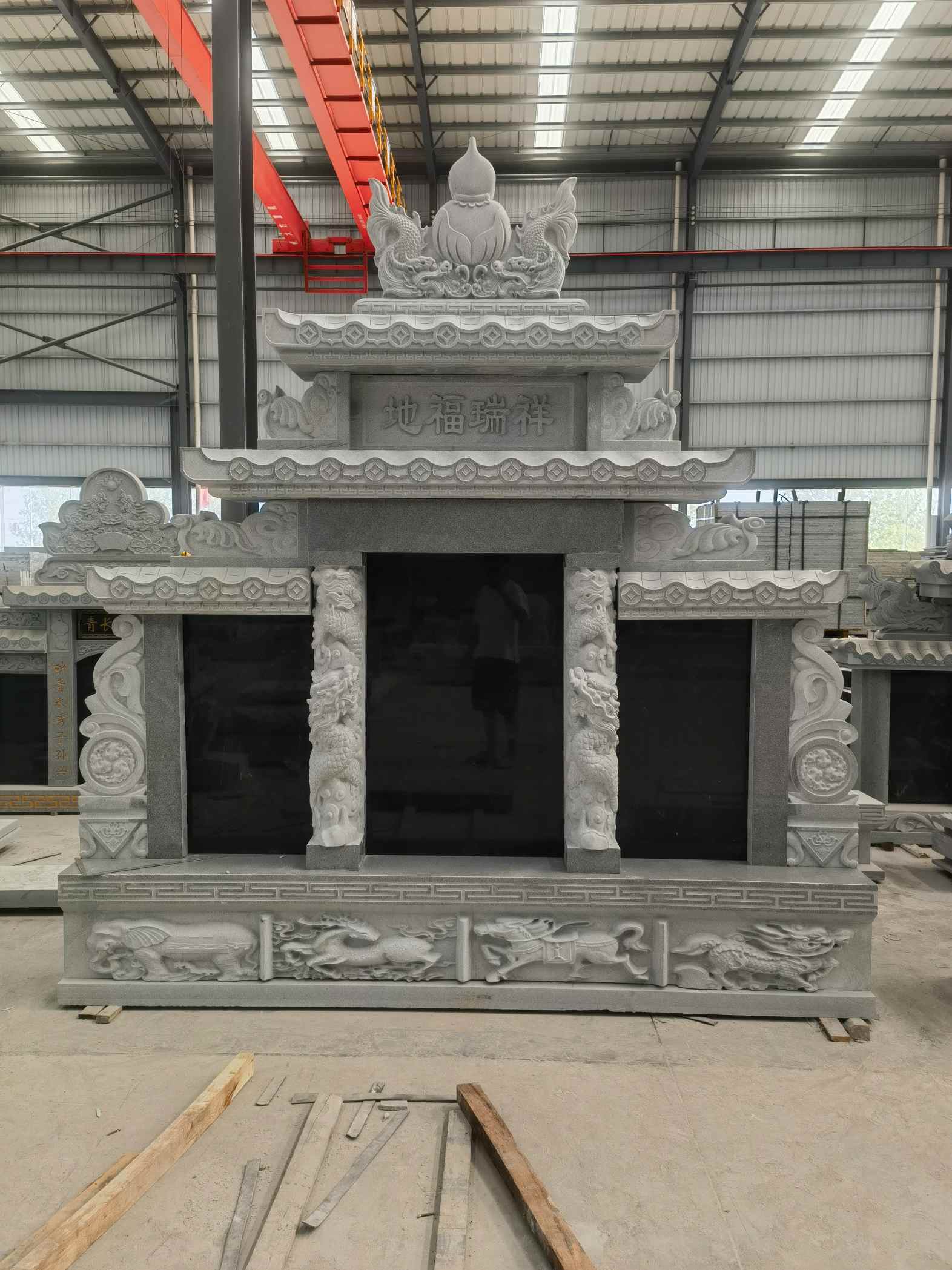 克拉玛依 芝麻灰高档墓碑、土墓，一套也支持定做